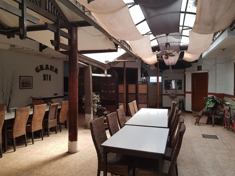 Oyo 1945 Hotel Bali Indah Bandung Exterior foto